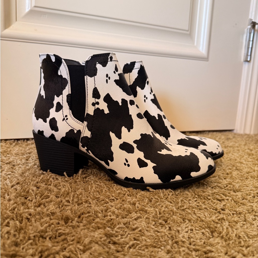 NWOT Cow Print Ankle Boots - Black & White Chelsea Booties